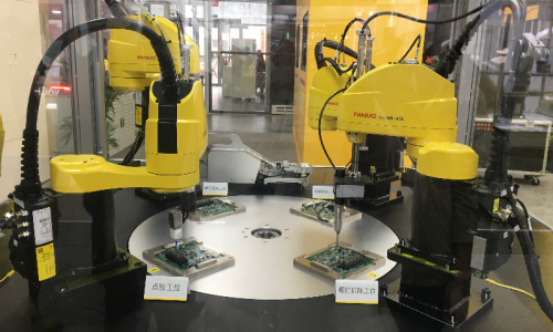 发那科机器人-由三个工业机器人组成的桁架机器人